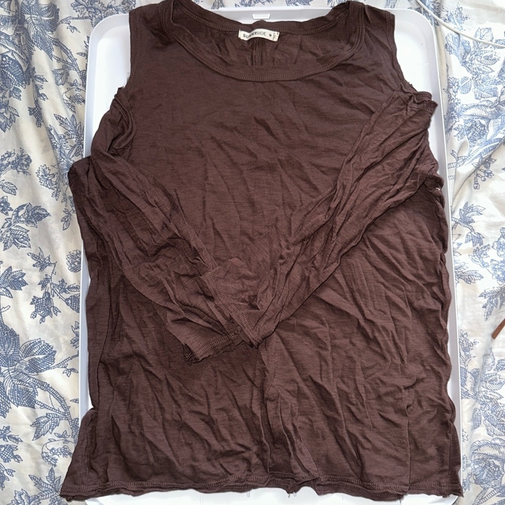 Sunnyside cut off shoulder long sleeve